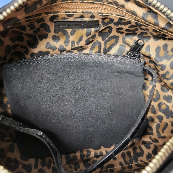 Giani Bernini Handbag Black Brushed Leather, Zipper, Adjustable Alligator Strap - Picture 4 of 10